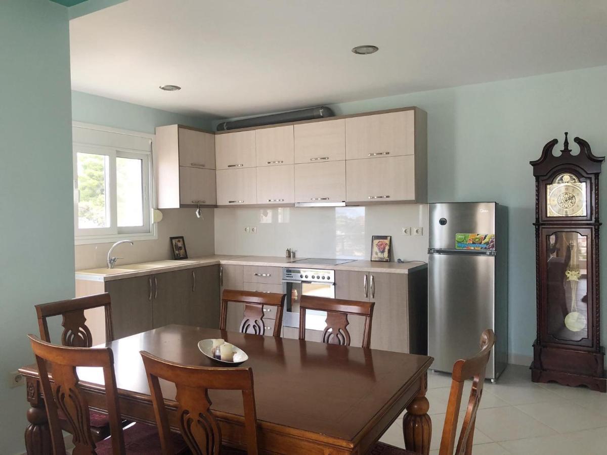 סרנדה Apartments Eri מראה חיצוני תמונה
