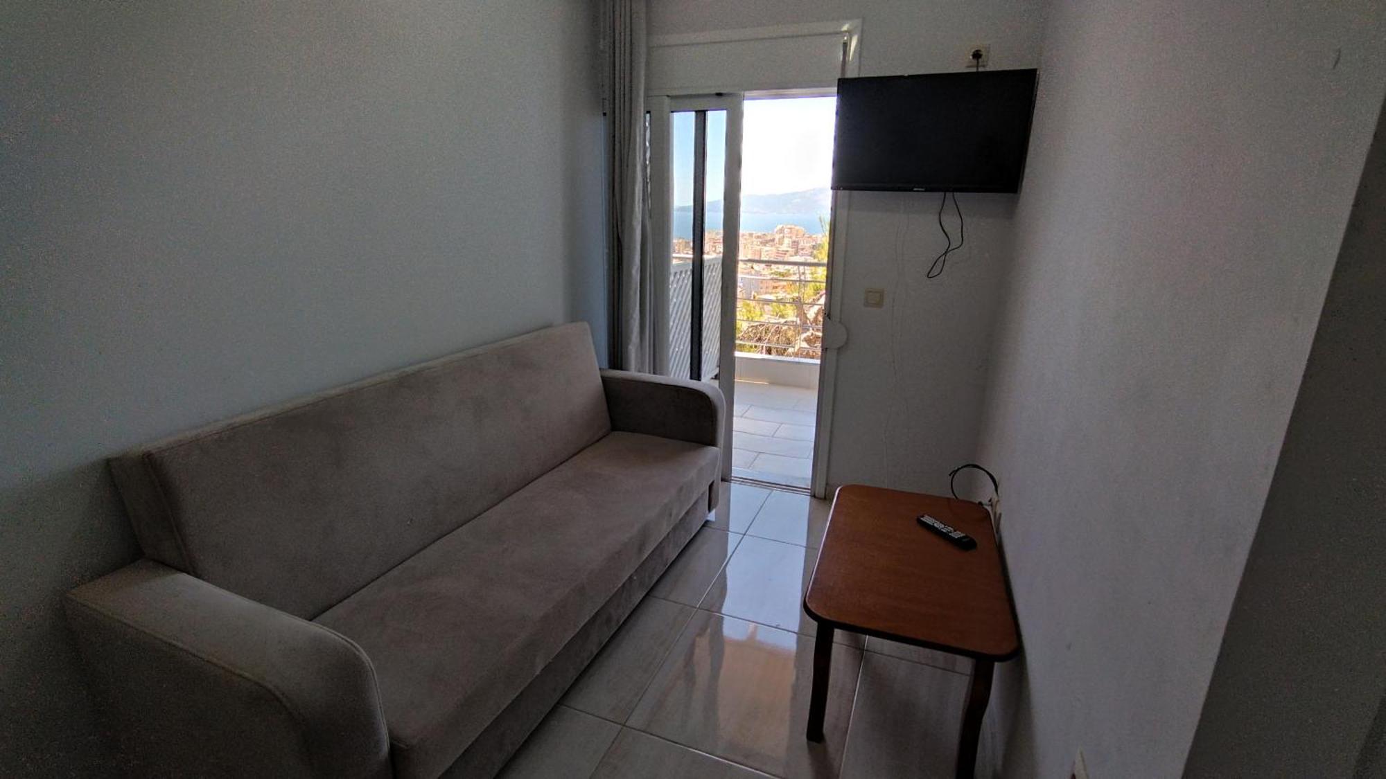 סרנדה Apartments Eri מראה חיצוני תמונה