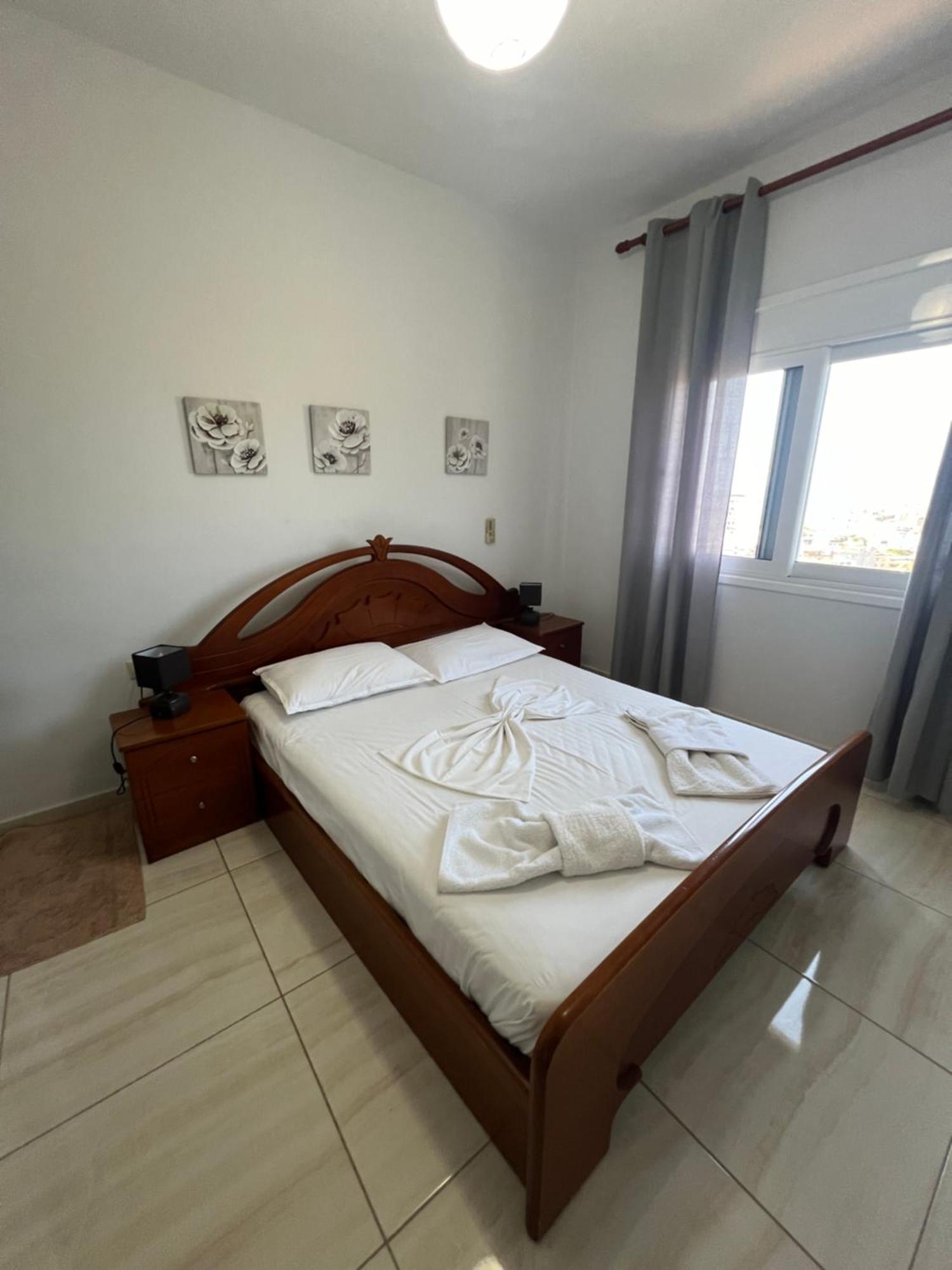 סרנדה Apartments Eri מראה חיצוני תמונה