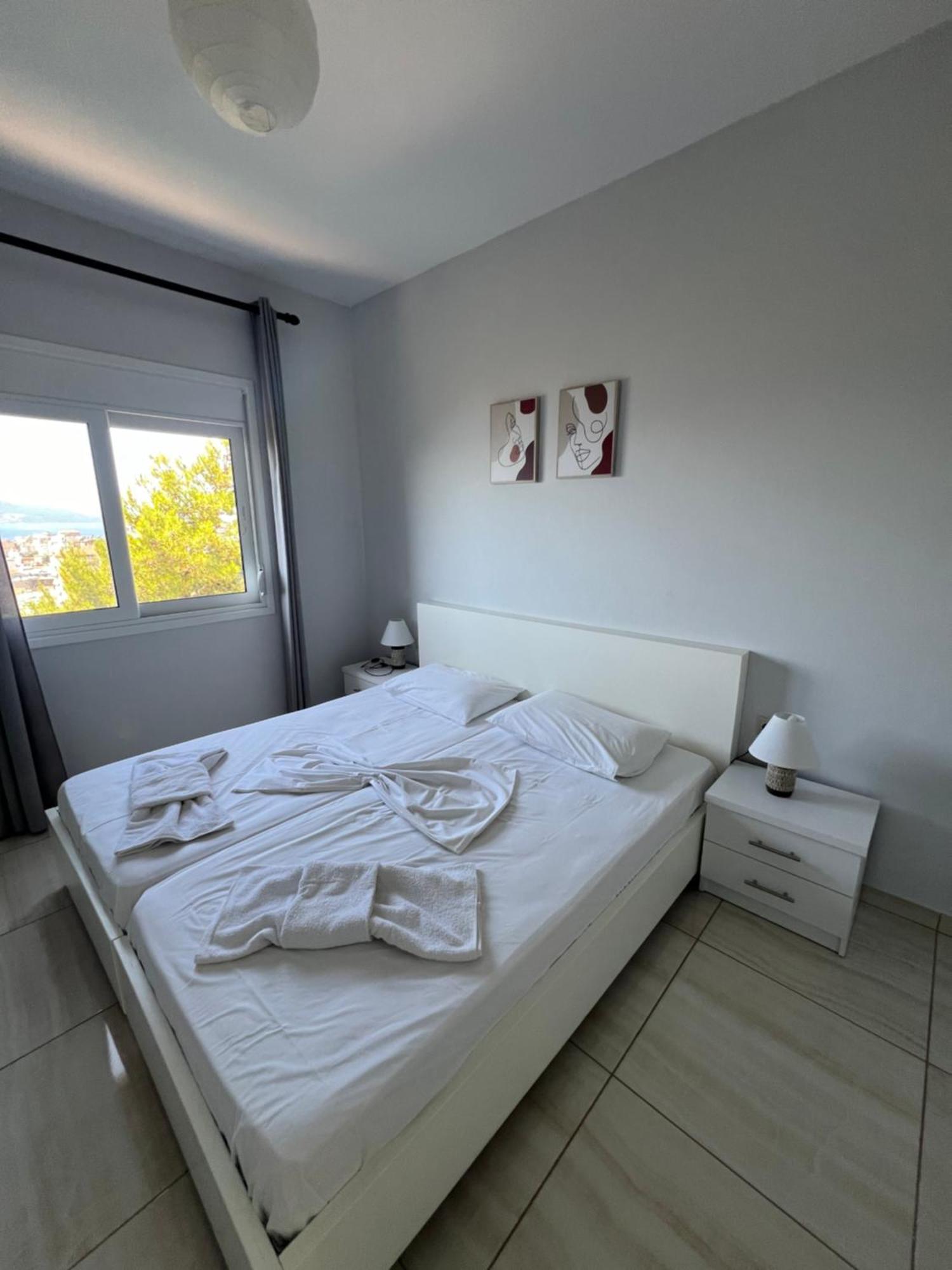 סרנדה Apartments Eri מראה חיצוני תמונה
